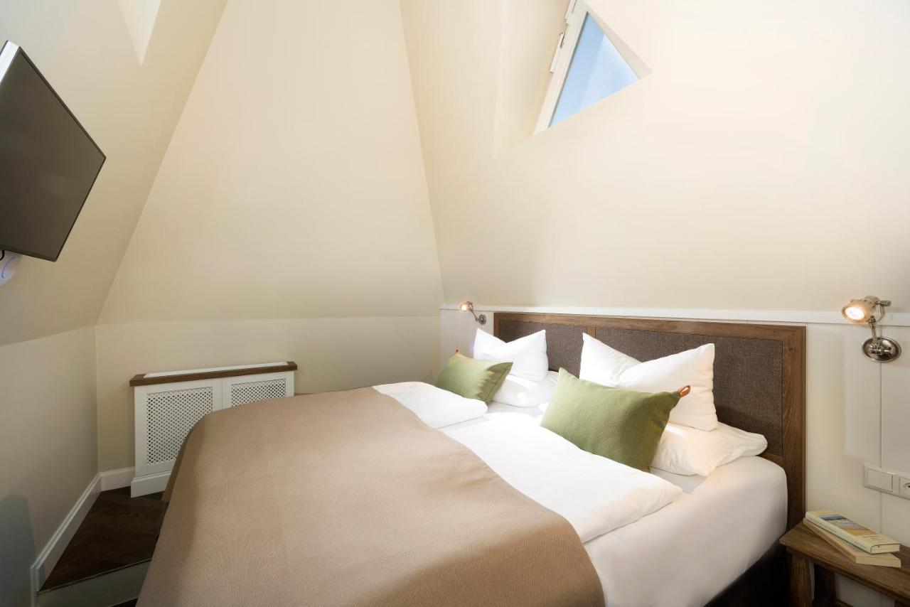 Loev - Vela Hotel
